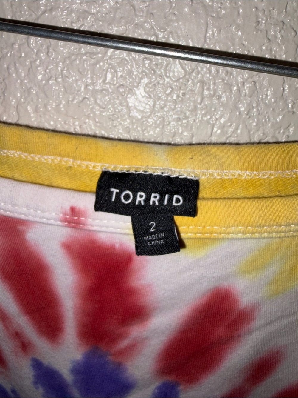 🌈EUC Torrid "Rainbow🌈Tie-Dye Off-The-Shoulder Sweatshirt” White🤍 Sz 2•2X|18-20 - Picture 5 of 12